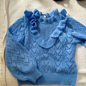 Peri winkle sweater gently used in great condition